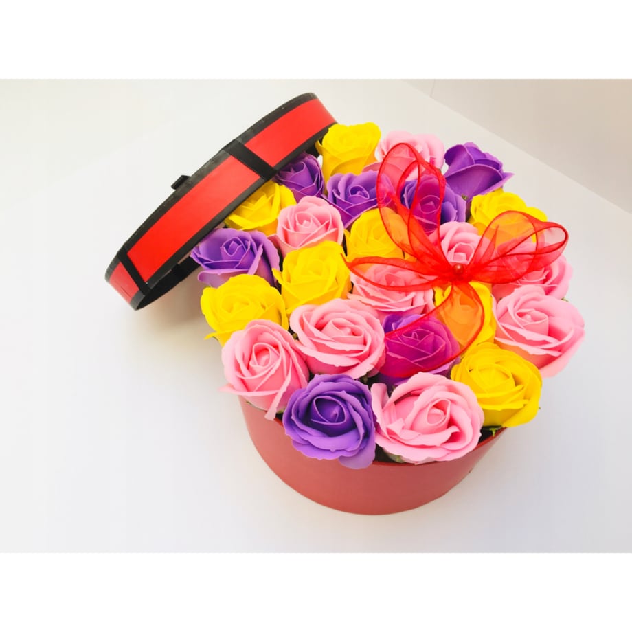 DUŻY BOX KWIATY MYDLANE PACHNĄCE NA dzień mamy upominek urodziny prezent