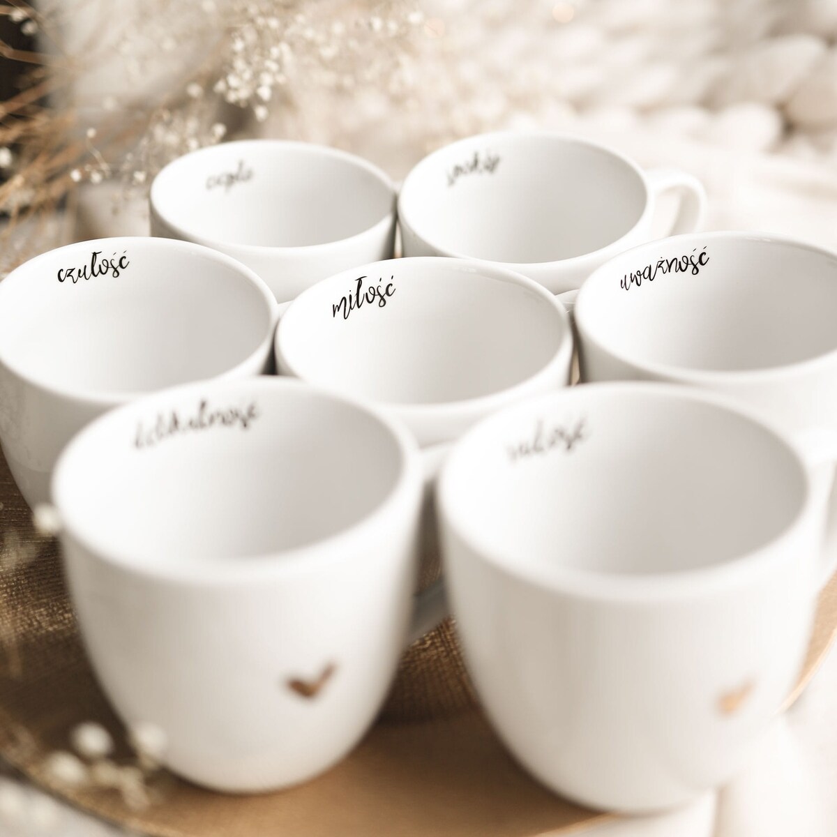 Biały kubek porcelanowy 300 ml „Miłość" ze złotym sercem - prezent na walentynki, rocznicę, zaręczyny