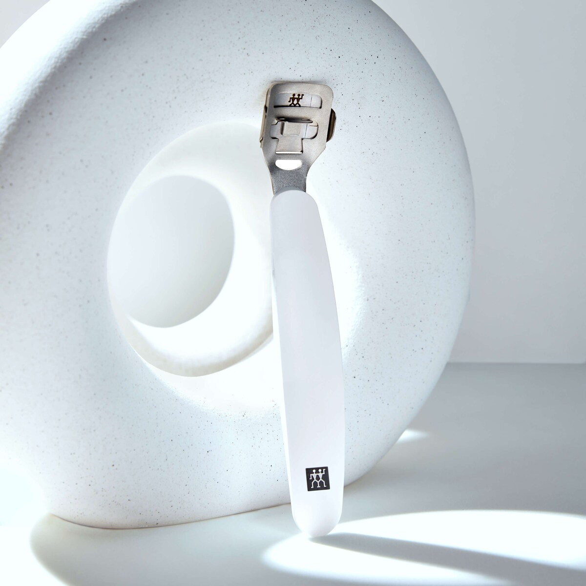 ZWILLING PREMIUM Ścinak do pięt 15 cm