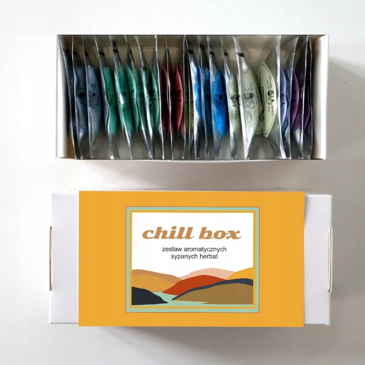 CHILL BOX. Duży zestaw herbat sypanych czas na chill z bliskimi osobami