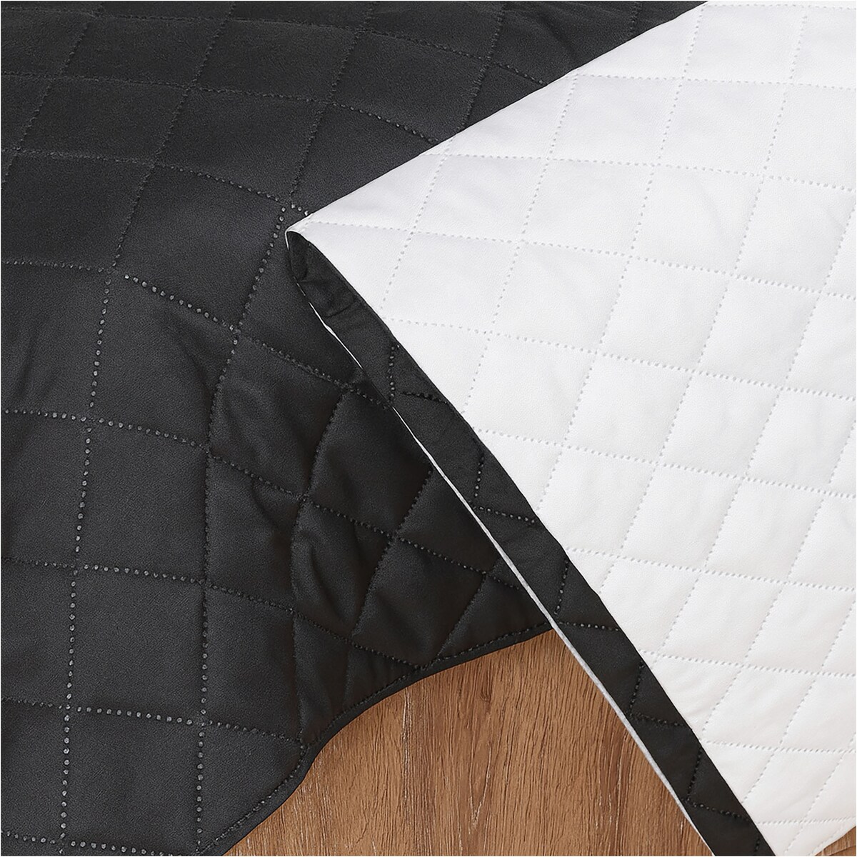 Narzuta Na Łóżko Kanapę Na Plażę Pikowana 160X200 Cm Biało-Czarna