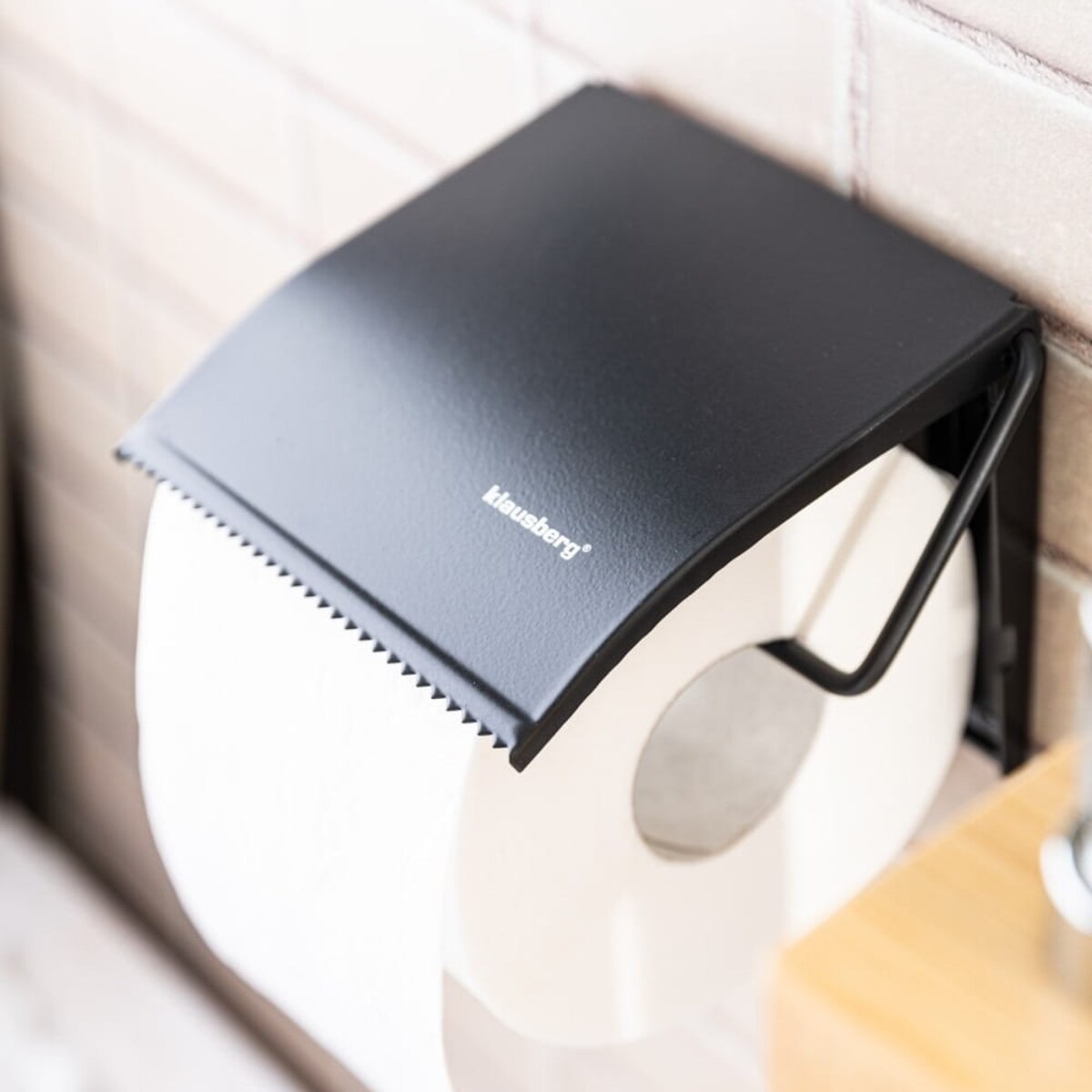 Uchwyt na papier toaletowy KLAUSBERG czarny matowy