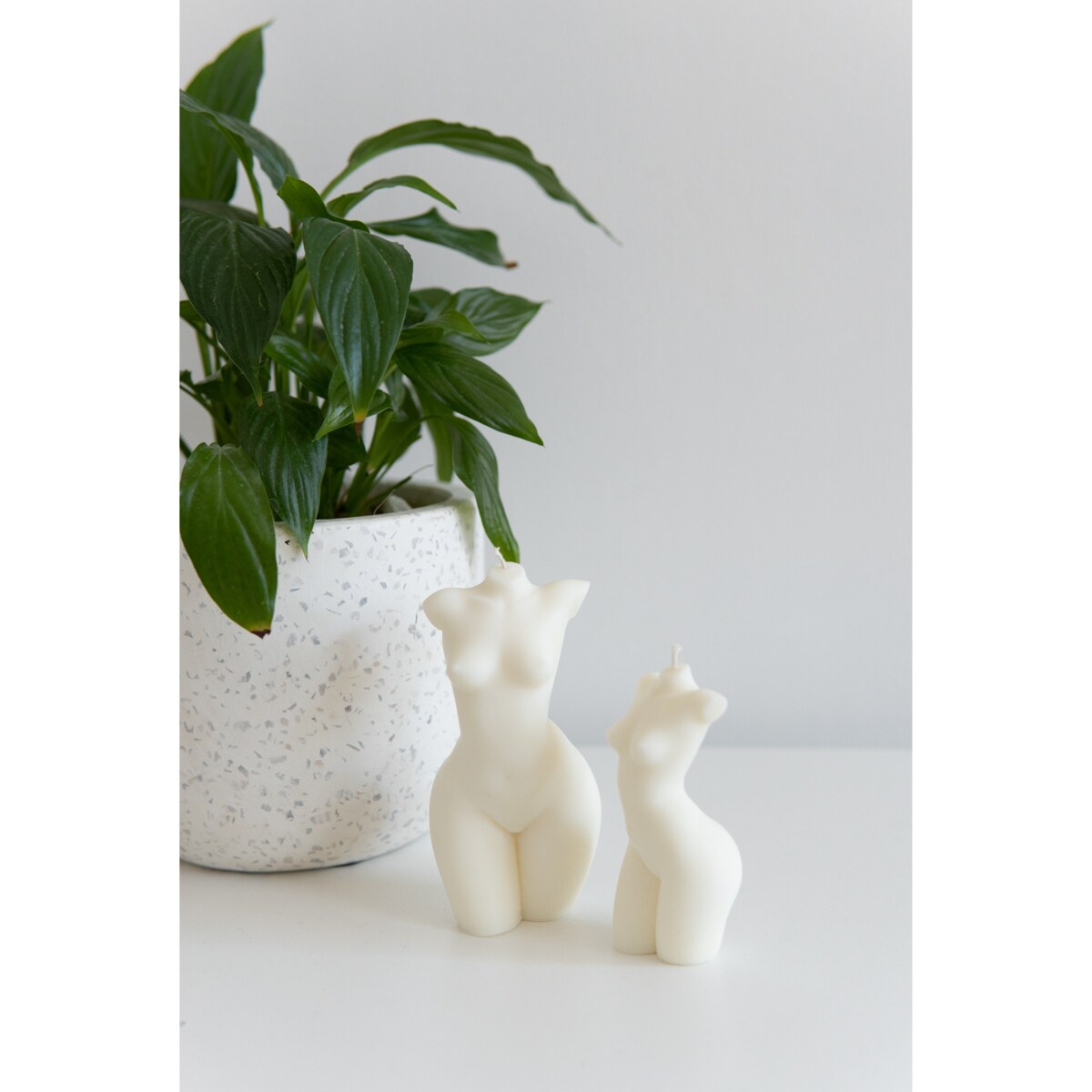 Świeca sojowa ciało kobiety Female II L, 140 g, INSPIRA