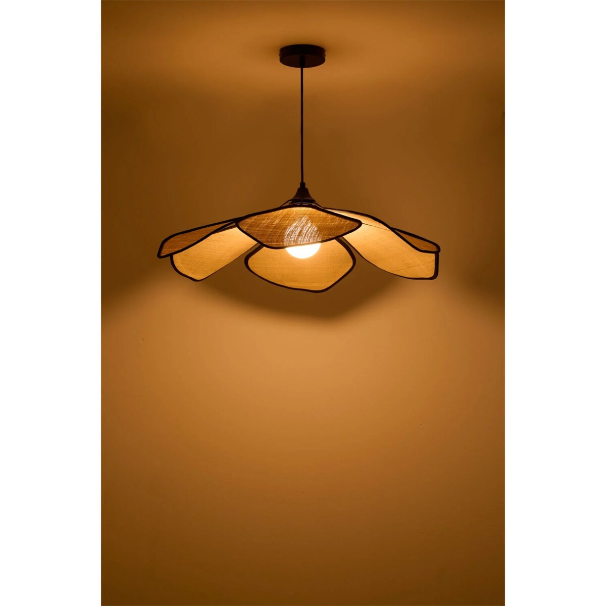 Lampa wisząca beżowo-czarna Benavid Ø75 cm