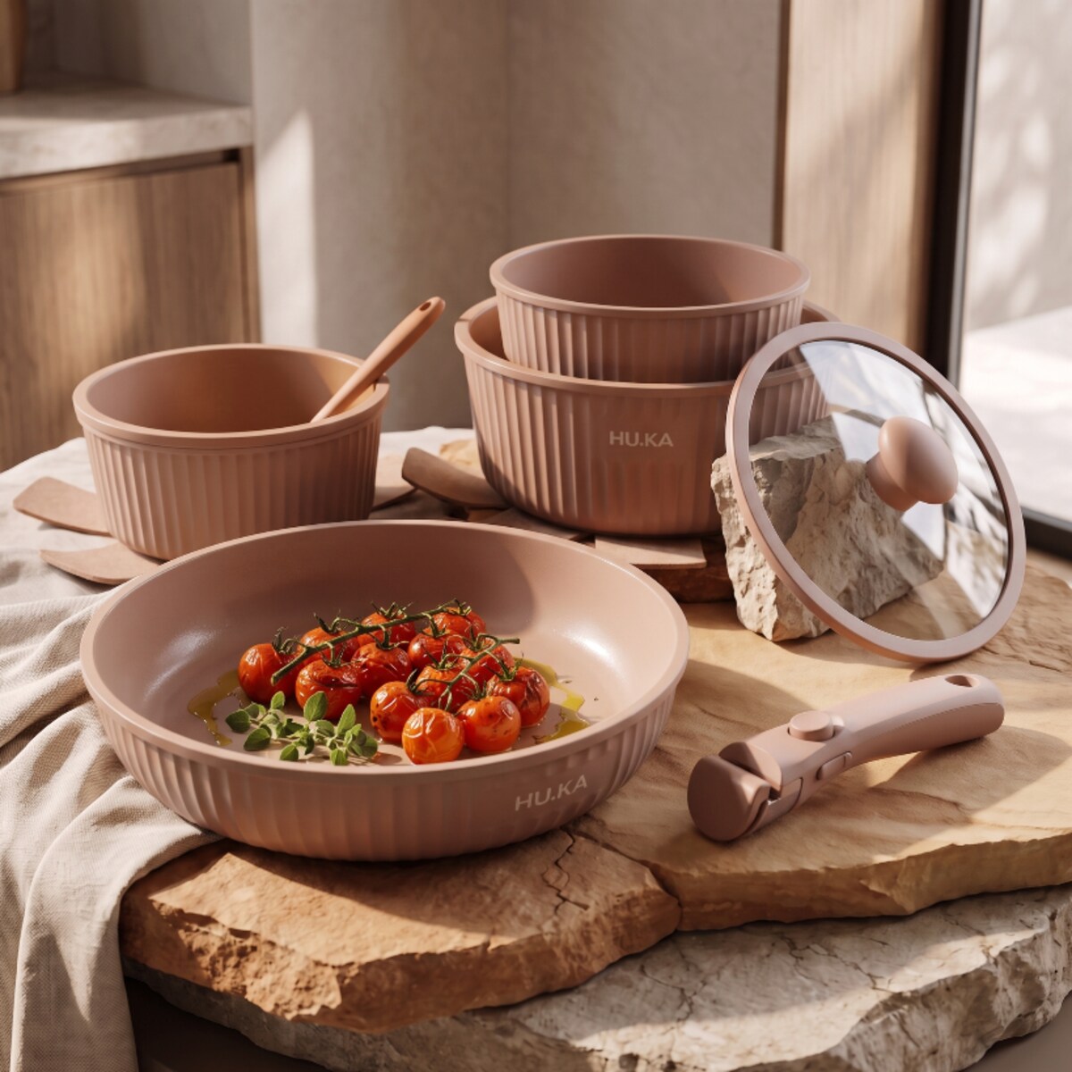 Zestaw garnków i patelni 20 el. HU.KA Nestio odpinana rączka indukcja - Warm Clay