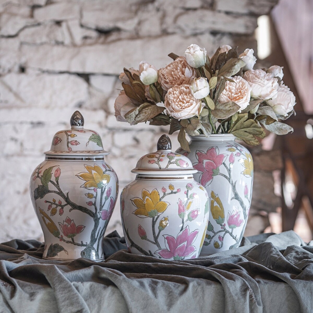 WAZON NA KWIATY BUKIET TULIPANY CERAMICZNY BIAŁY DUŻY DO DOMU SALONU 30cm