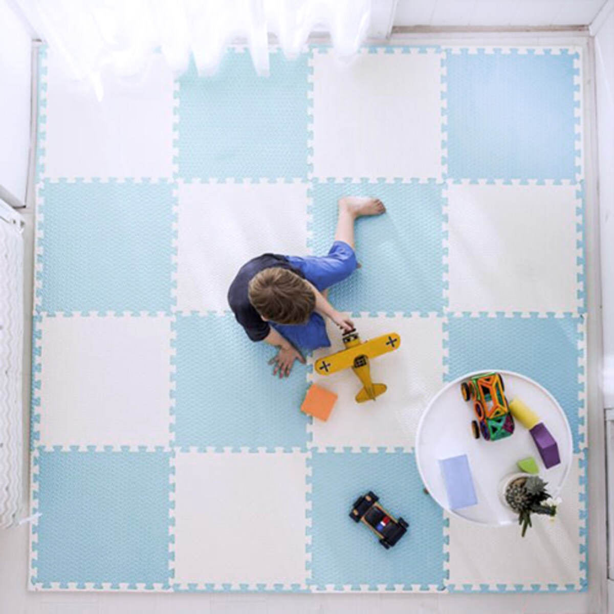Duża mata piankowa puzzle piankowe 60x60 cm 4 szt. Ricokids biało-niebieska