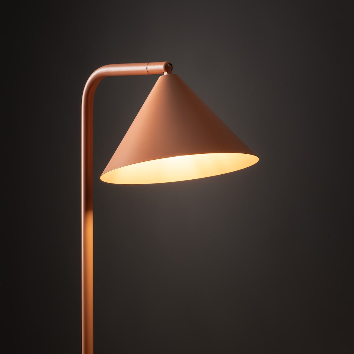 Lampa podłogowa TK Lighting CONO Salmon 16207, nowoczesna lampa stojąca