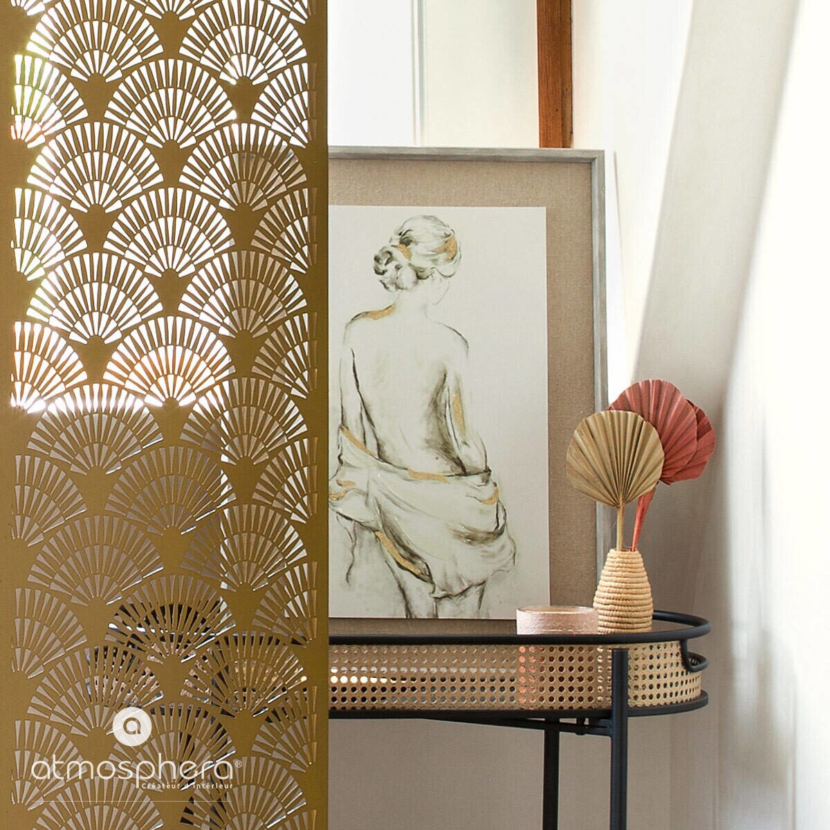 Plakat w ramie, motyw kobiecej sylwetki, 73 x 53 cm