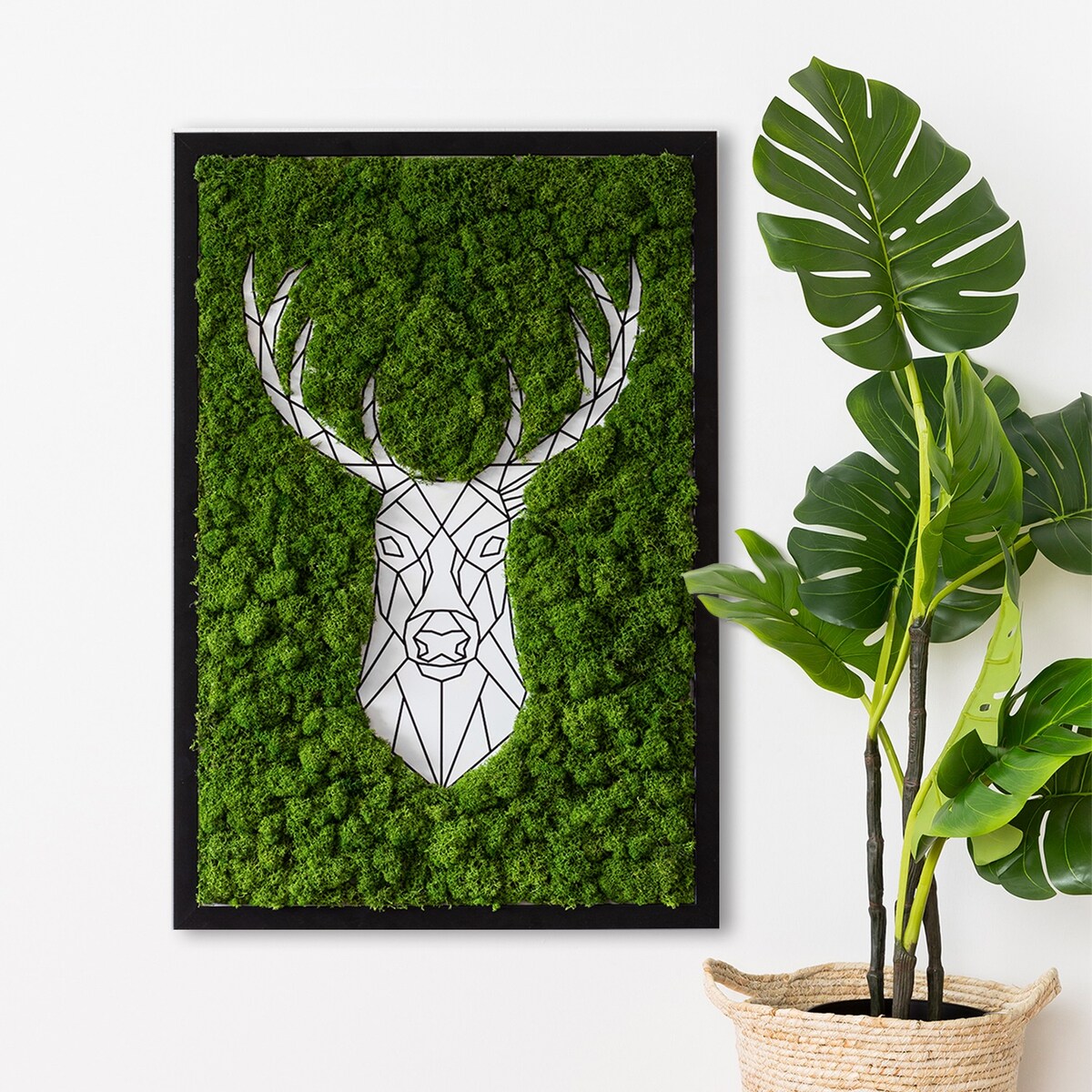 Obraz Geometryczny jeleń - mech chrobotek w czarnej ramie 40x60cm