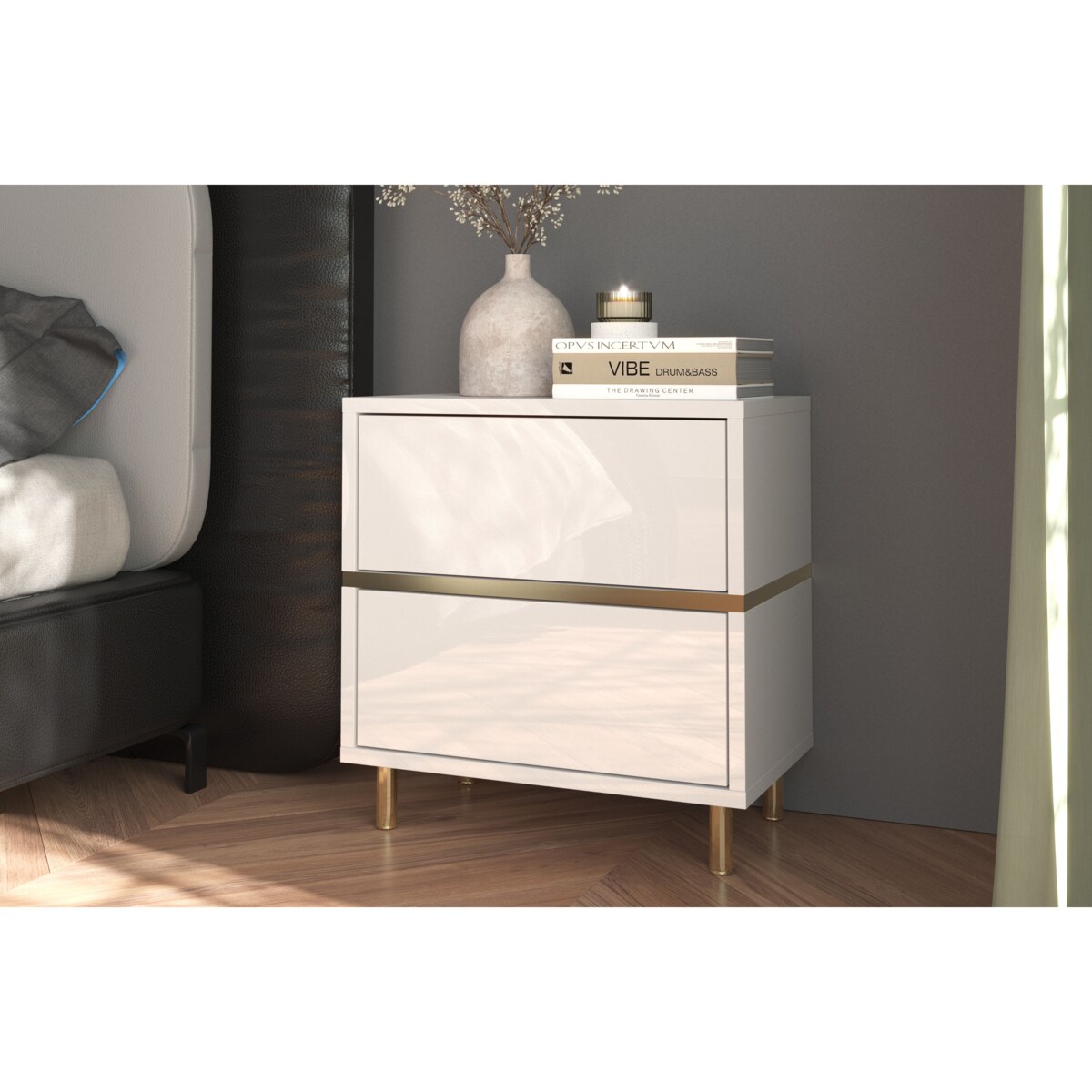 Elegancka biała szafka nocna Dancan MARIKA ze złotymi dodatkami