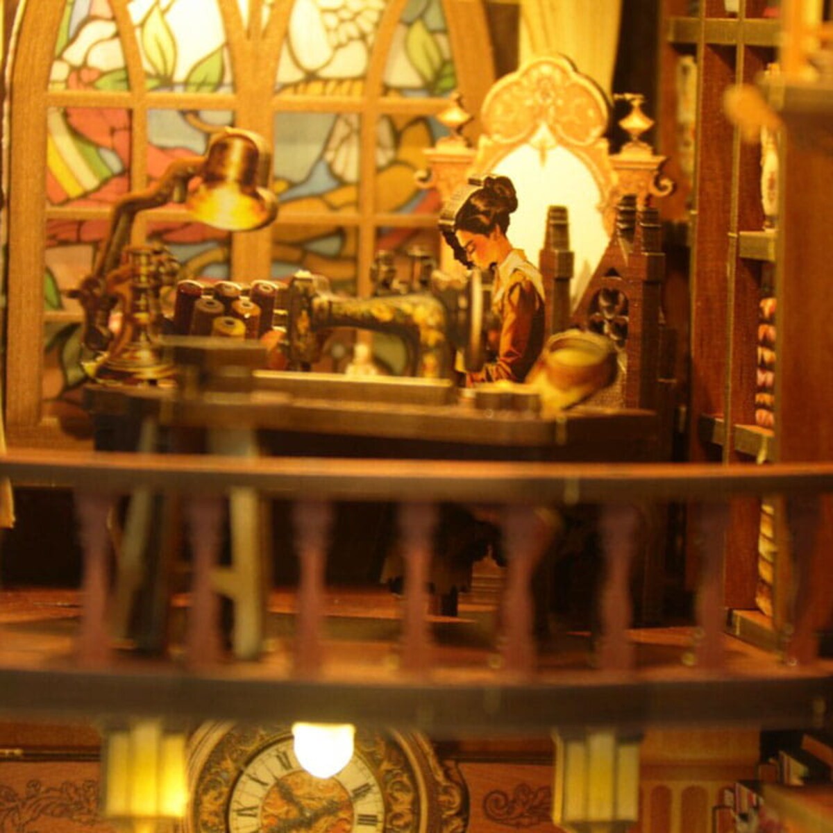 Miniaturowy domek Book Nook - Królewski krawiec