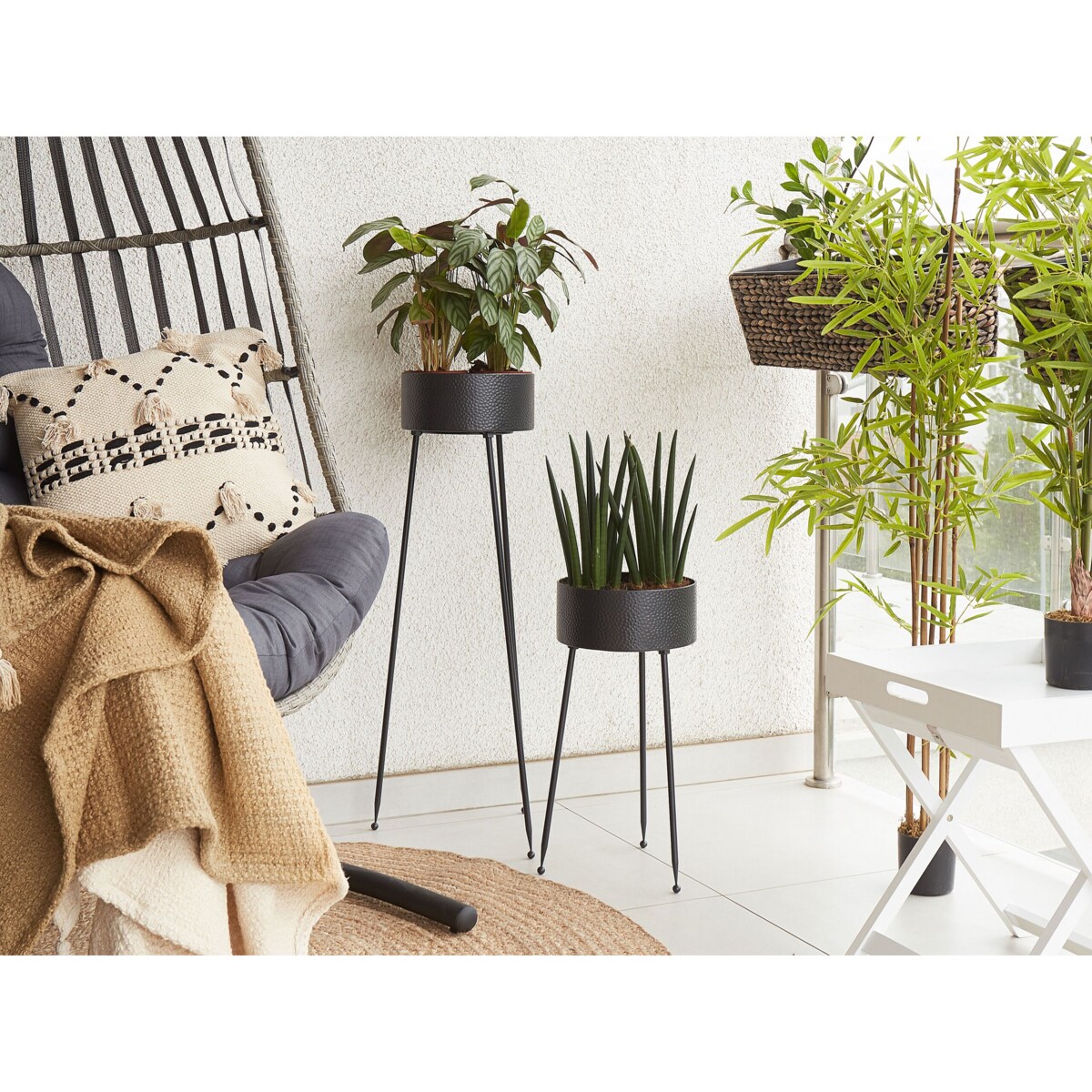 Doniczka na stojaku metalowa 29 x 26 x 50 cm czarna LEIKA