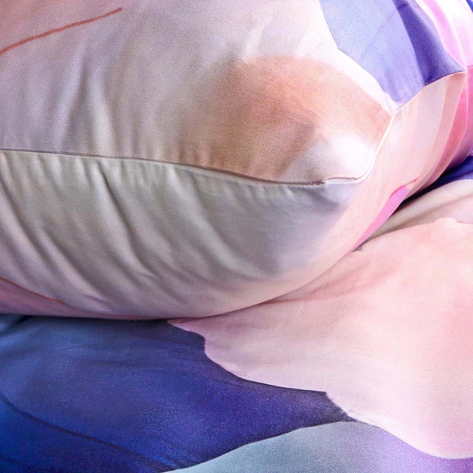 Pościel satyna bawełniana 140x200 Aurora biała i niebieska w pastelowe różowe kwiaty, Satynlove Premium