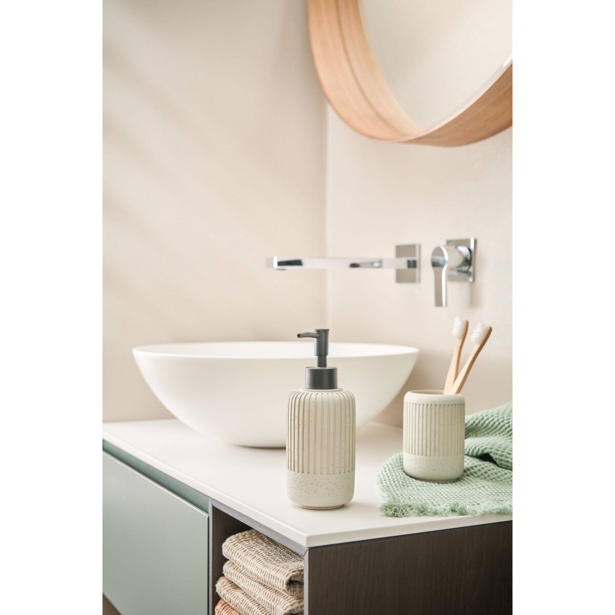 Kubek na szczoteczki CEMENT, Ø 7 cm