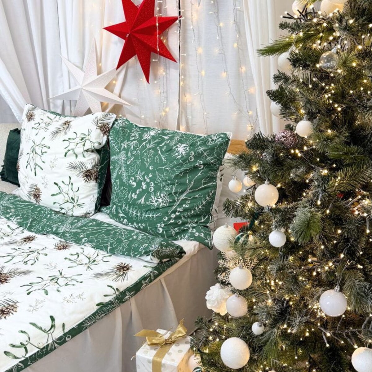 Pościel bawełniana świąteczna 200x220 DWUSTRONNA BIAŁO - ZIELONA ZIMOWY LAS