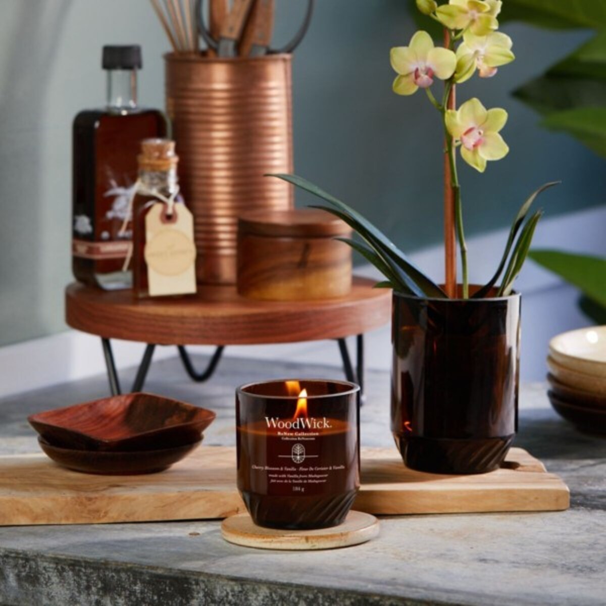 WoodWick świeca średnia CHERRY BLOSSOM & VANILLA