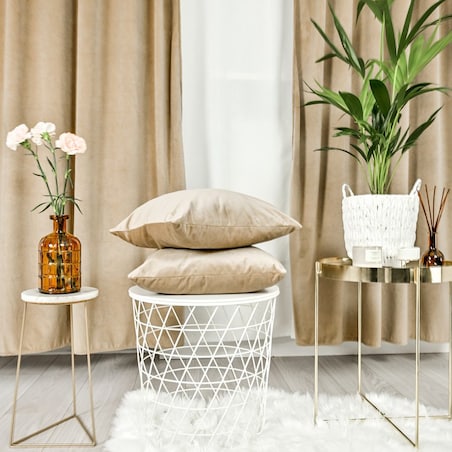 Beżowa poszewka z weluru 40x40 cm