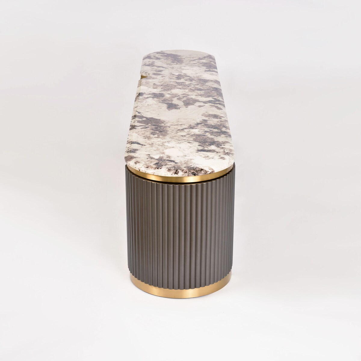 Ryflowana szafka RTV złota Nutris Glamour Premium z blatem marmurowym 200x40x50