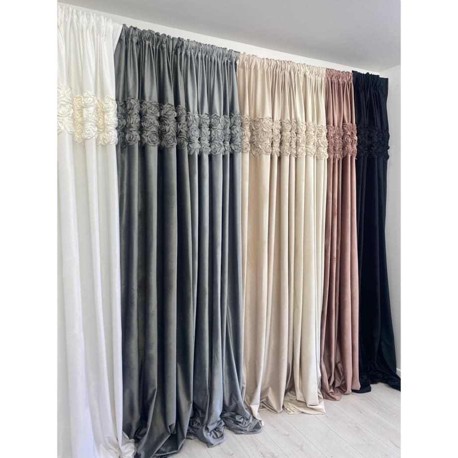 Zasłona welurowa "french roses" z wyszywanymi różami 140x270 cm taśma | brudny róż