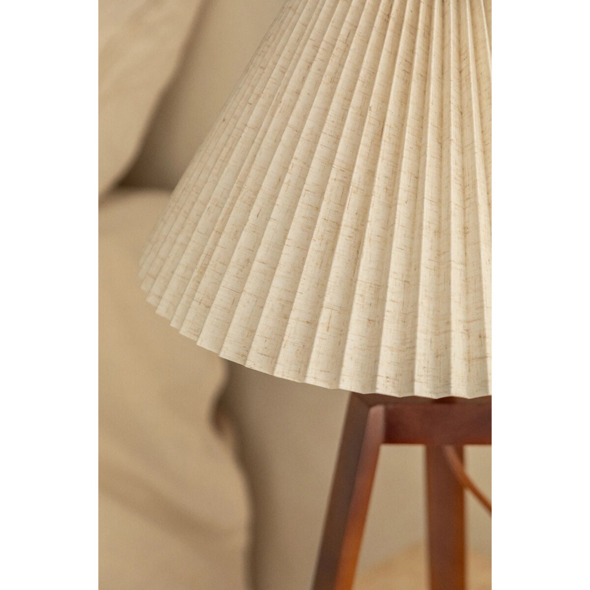 Lampa stołowa na trójnogu Plisse 60 cm