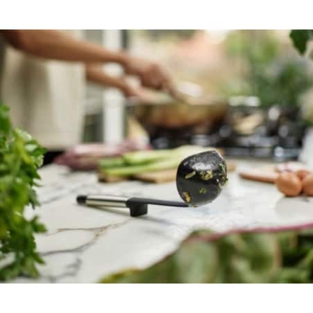 Chochelka silikonowa Elevate Joseph Joseph