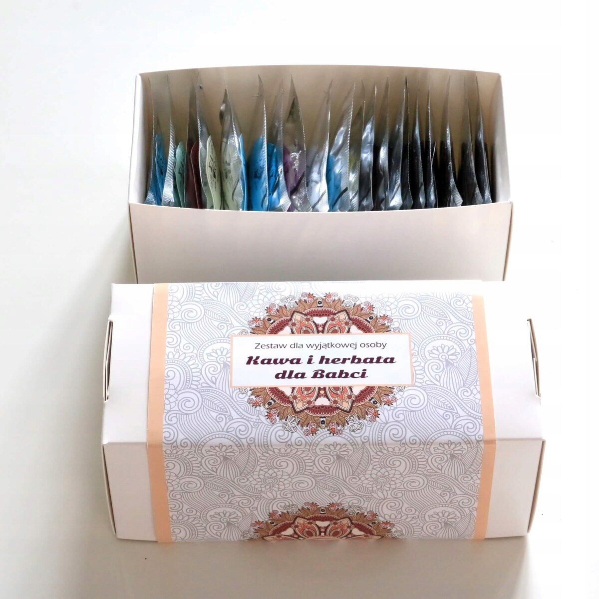 ZESTAW PREZENTOWY NA DZIEŃ BABCI PREZENT UPOMINEK 20 KAW I HERBAT DLA BABCI