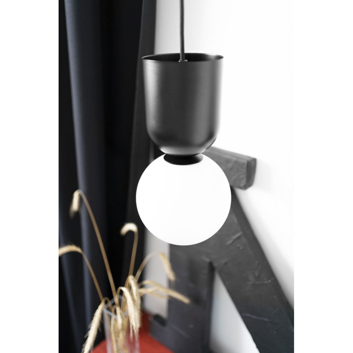 LUOTI czarna sufitowa lampa wisząca