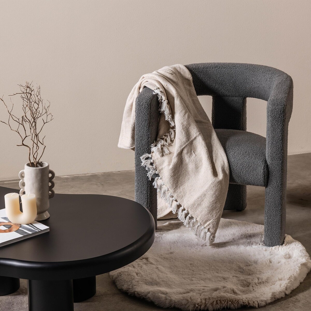 Fotel wypoczynkowy ciemnoszary bouclé Tiana