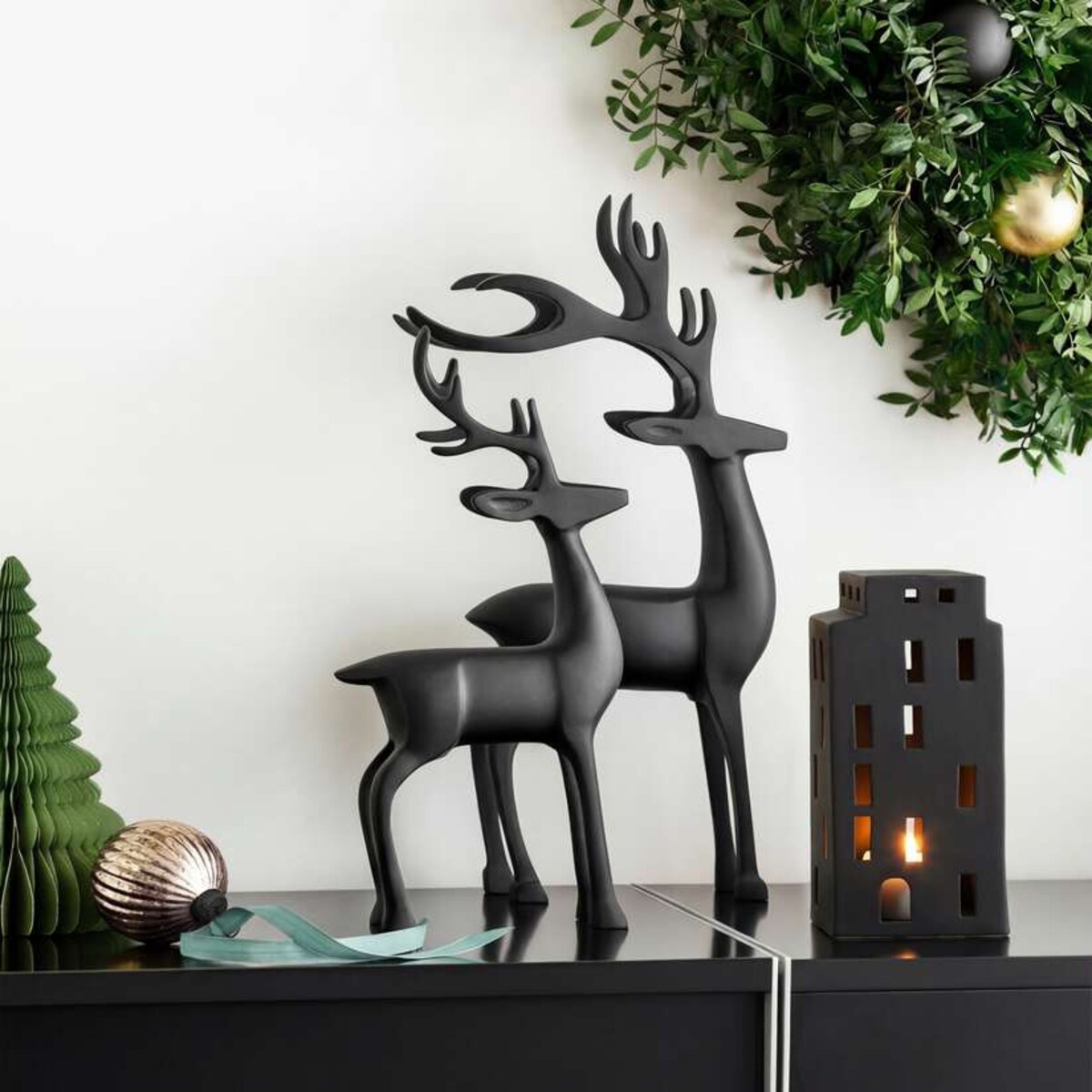 Figurka Renifer Christmas Chic Villeroy & Boch czarna
