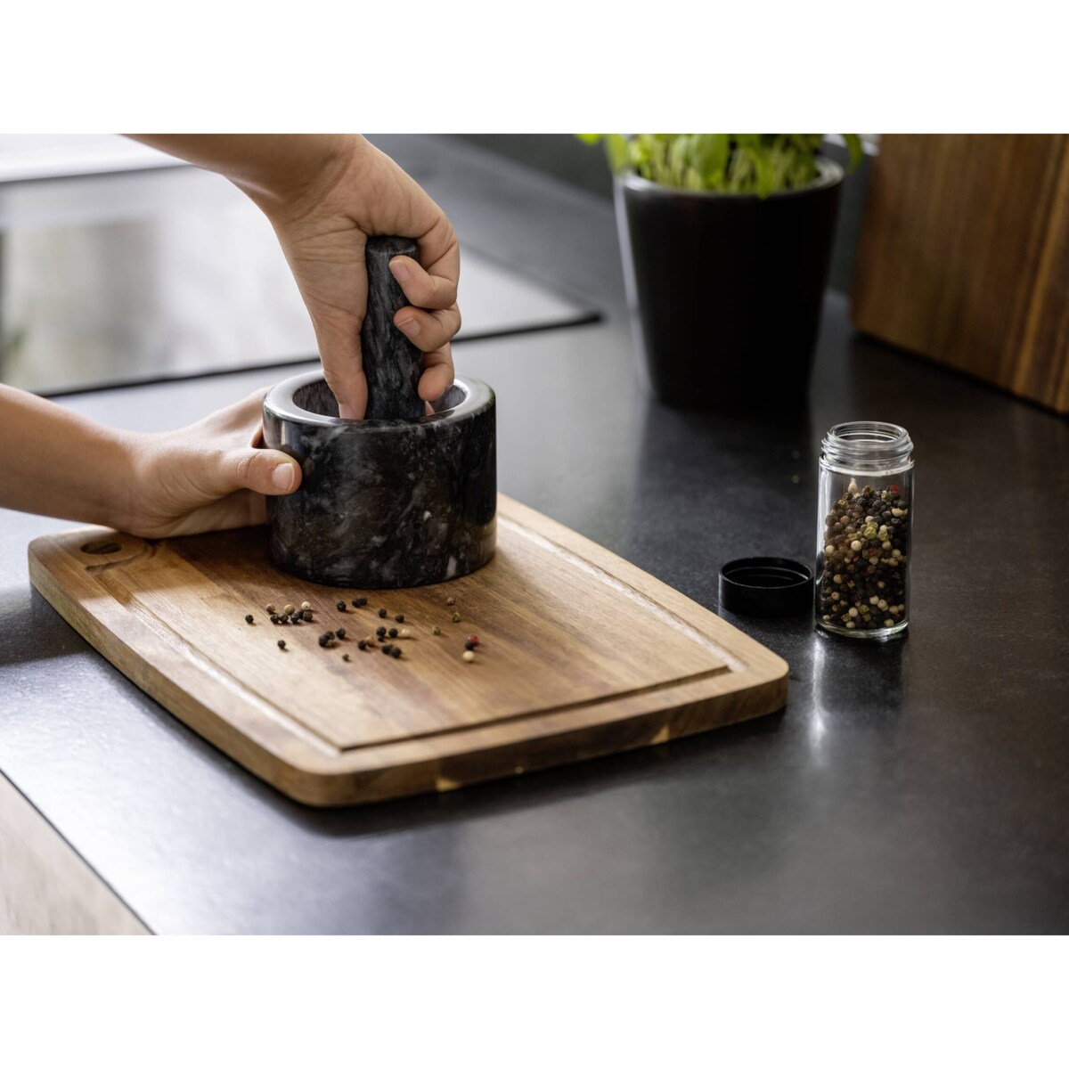 Moździerz z naturalnego marmuru