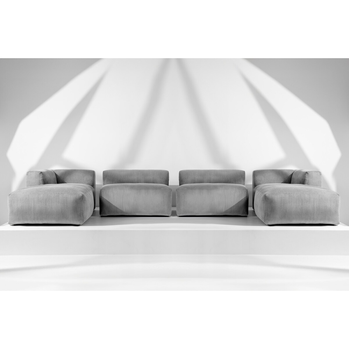 KONSIMO BUFFO 7/8-osobowa panoramiczna sofa narożna z wyjątkowo miękkim siedziskiem, kolor jasny szary