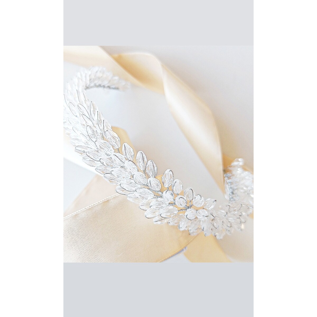 Szeroka srebrna opaska gałązka do włosów z kryształkami