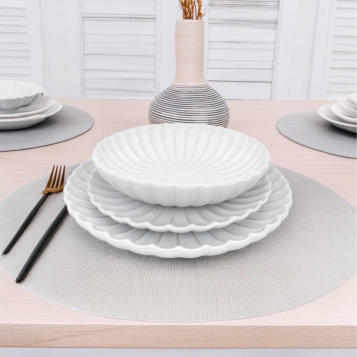 SERWIS OBIADOWY DLA 4 OSÓB BIAŁY CERAMICZNY POŁYSK TALERZE 12 ELEMENTÓW