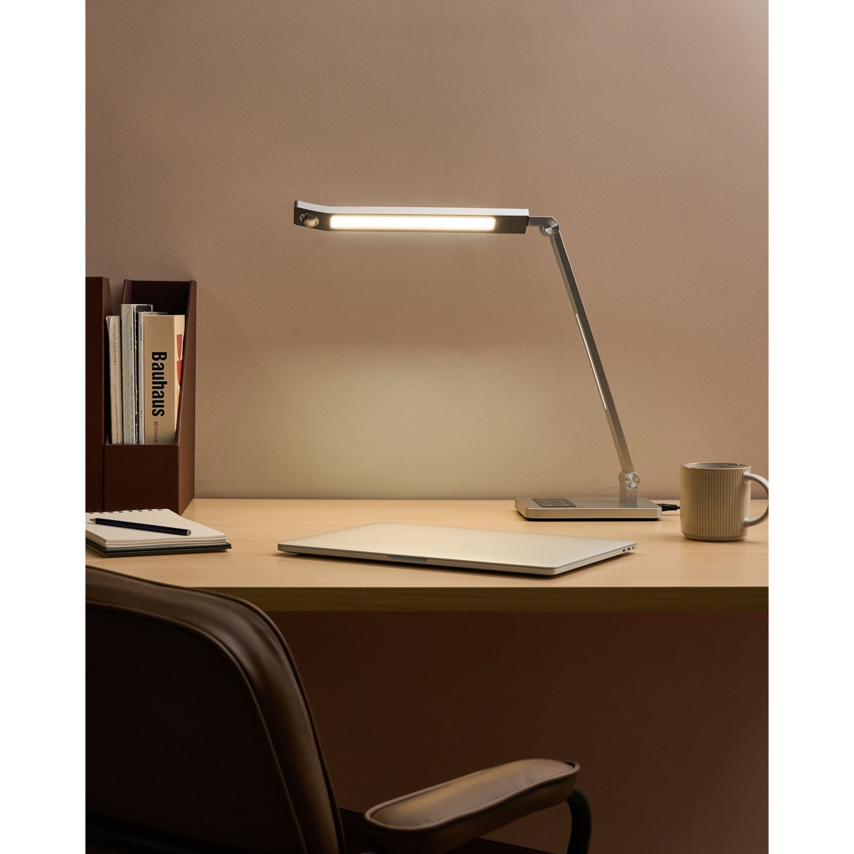 Lampa biurkowa LED LEPUS Z czujnikiem ruchu Srebrny