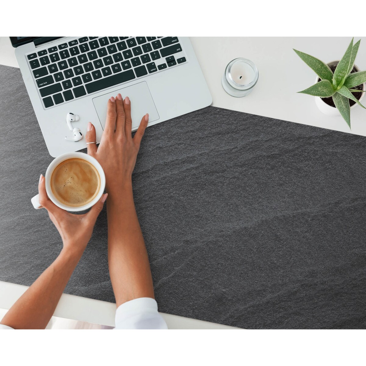 Szara mata na biurko Kamienista tekstura, 120x60 cm