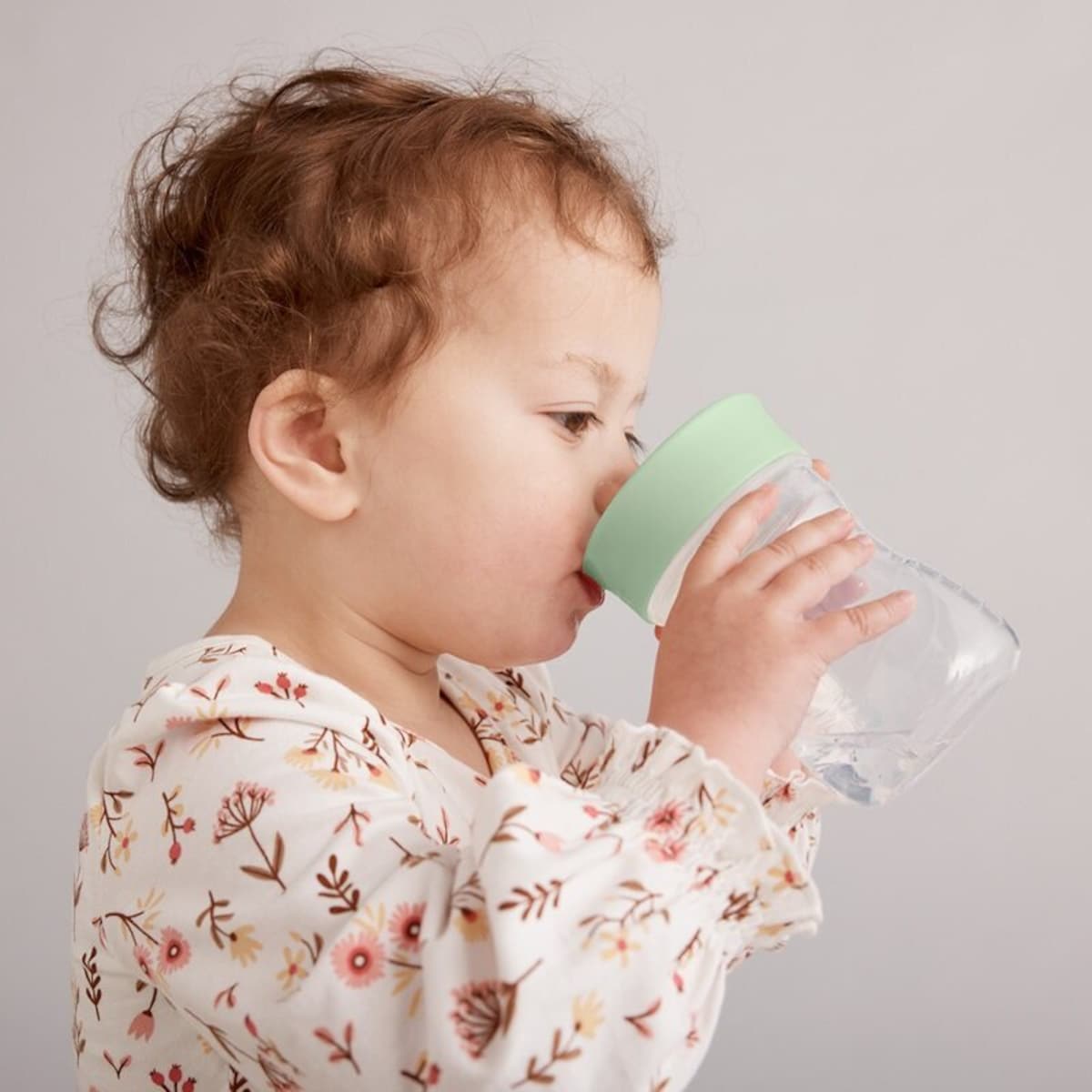 Kubek treningowy do nauki picia dla dziecka 12m+ szałwiowy 240 ml b.box