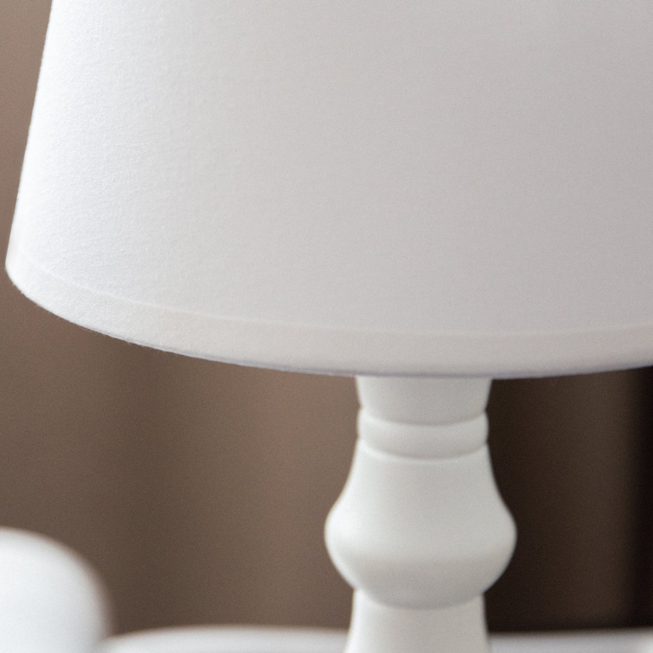 KONSIMO GITTA Lampka nocna klasyczna kolor biały