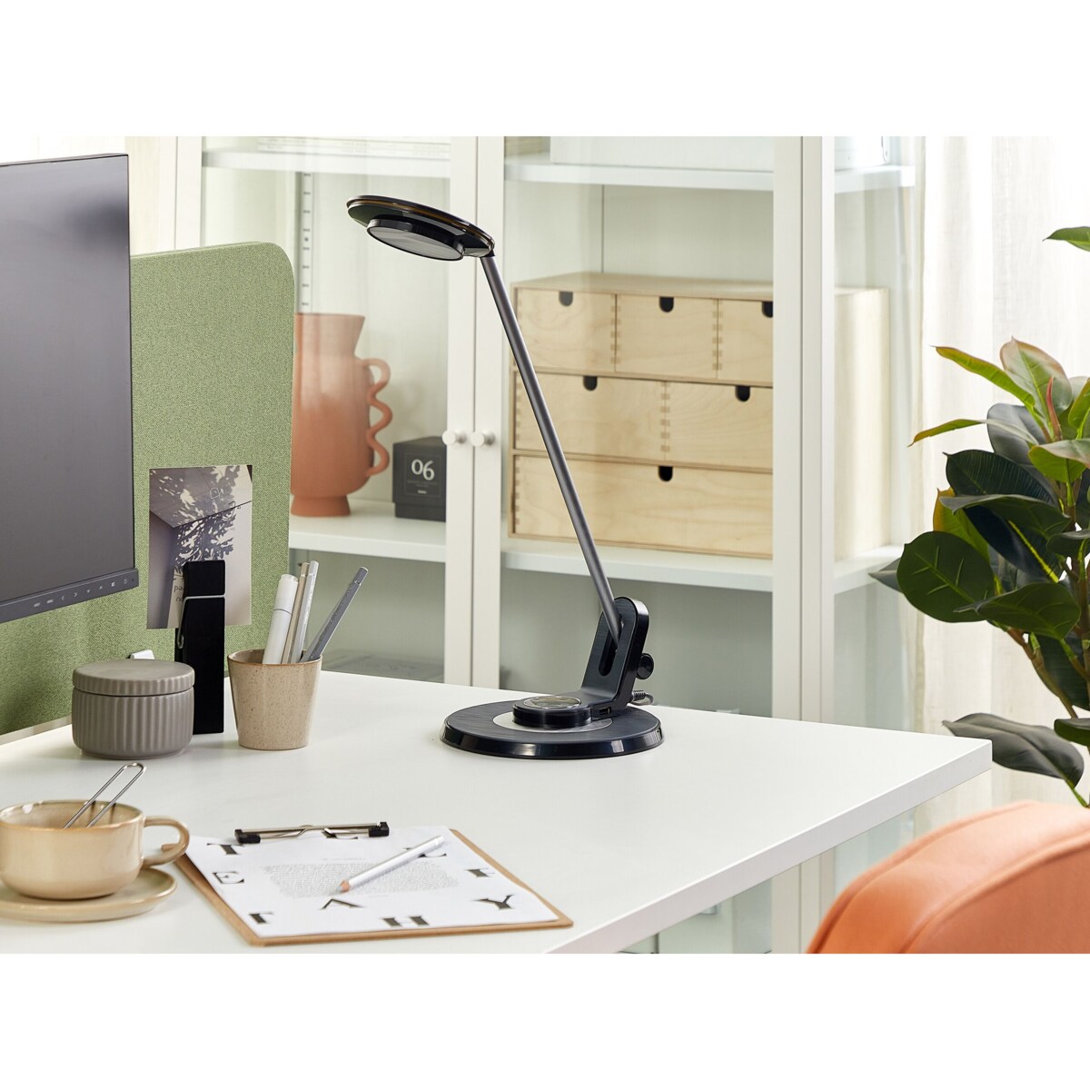 Lampa biurkowa LED metalowa z portem USB srebrno-czarna CORVUS