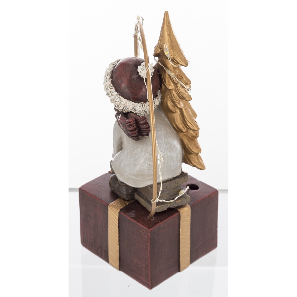 Dekoracja - chłopczyk na sankach na pudełku LED 13x7x8 cm