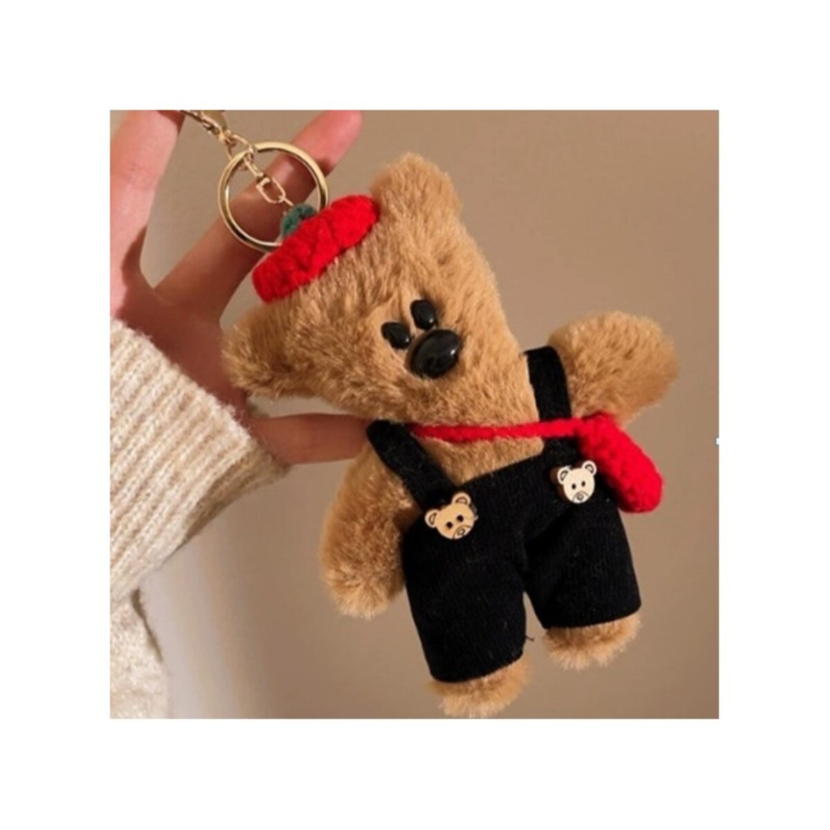 Brelok do kluczy, pluszowy brązowy miś w ogrodniczkach i berecie, czarny BRL402CZ