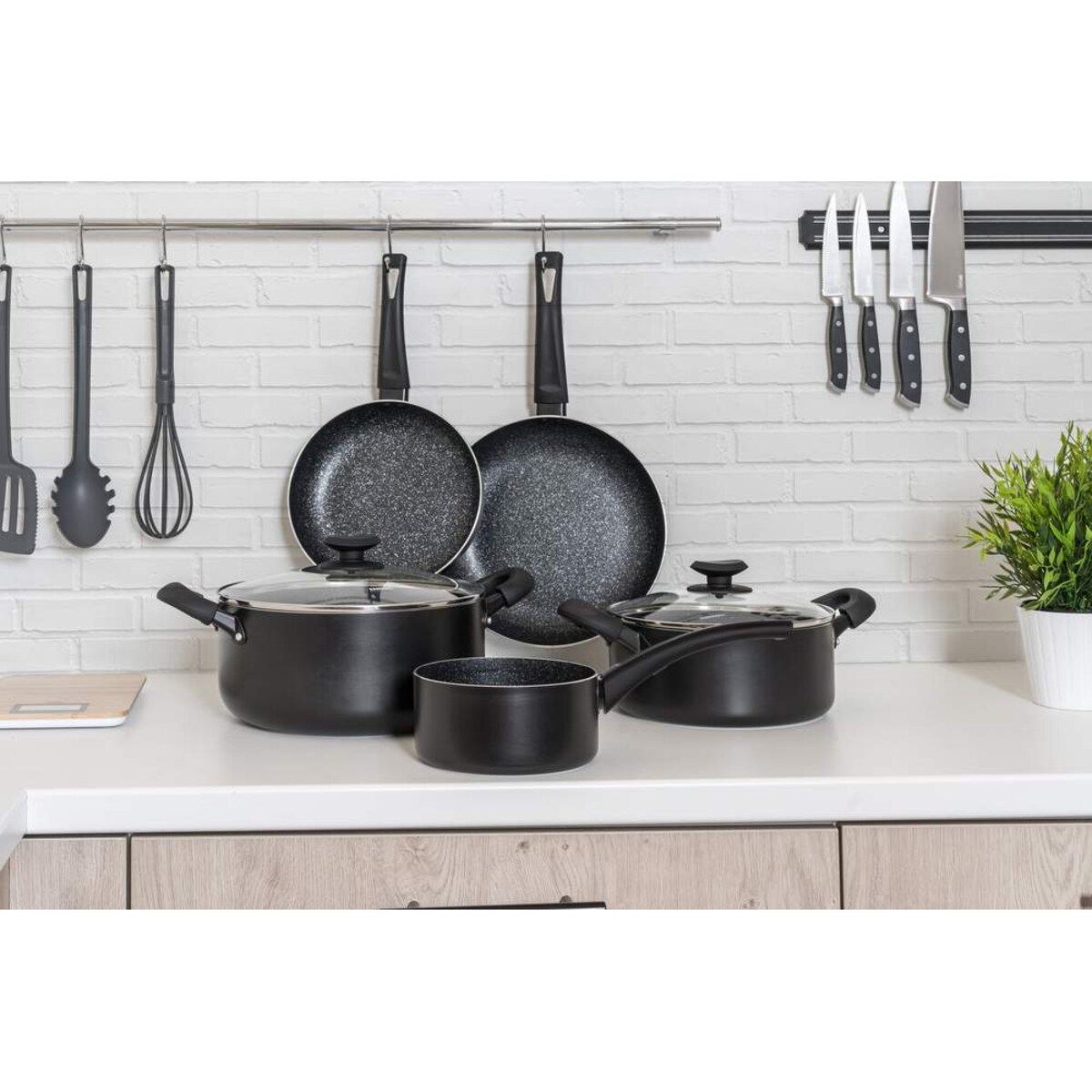 Zestaw garnków Banquet CZARNE patelnia kuchenne prezent aluminiowe 7 el.