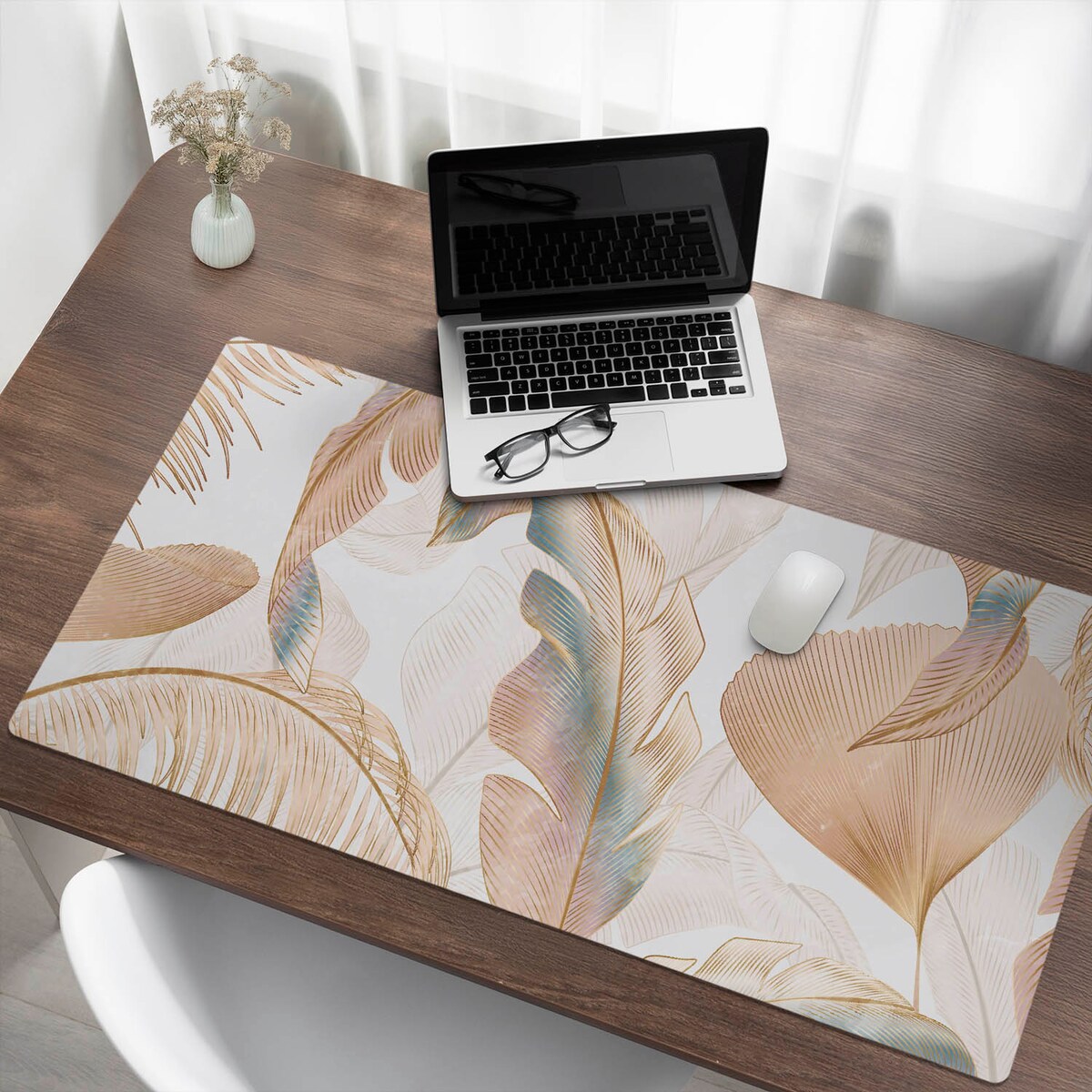 Beżowa mata na biurko Delikatne liście, 120x60 cm