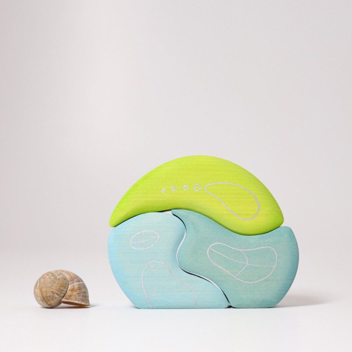 Kształt Domek Krasnoludków - drewniane klocki Grimm's niebieskie 1+