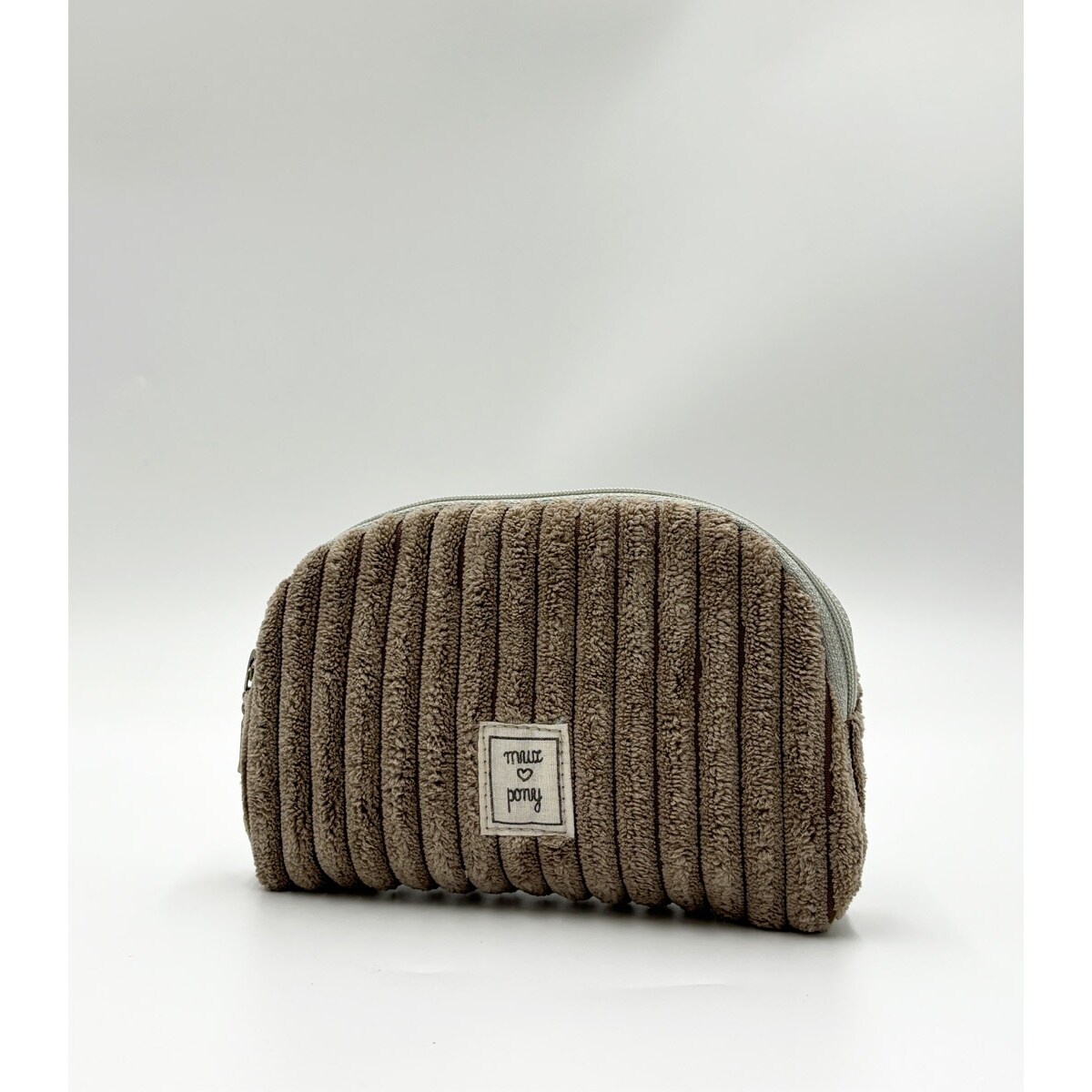 Sugar Brown – sztruksowa kosmetyczka z wodoodpornym wnętrzem