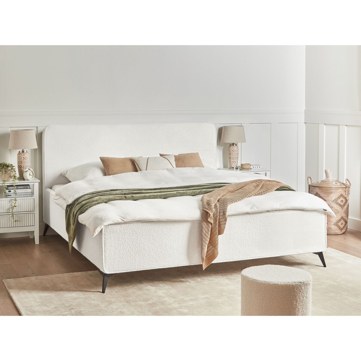 Łóżko boucle 180 x 200 cm złamana biel VALOGNES