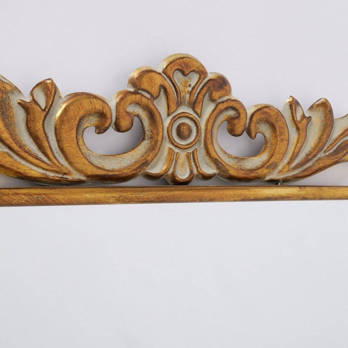 Lustro w złotej, zdobionej ramie MADELEINE, 105 x 60 cm