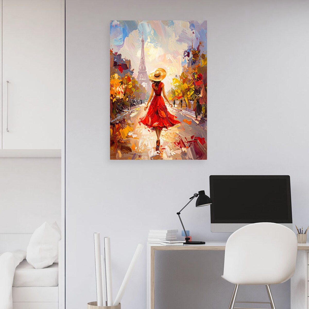 Obraz do salonu sypialni, Kobieta w czerwonej sukience i kapeluszu na tle Wieży Eiffla 20x30 cm