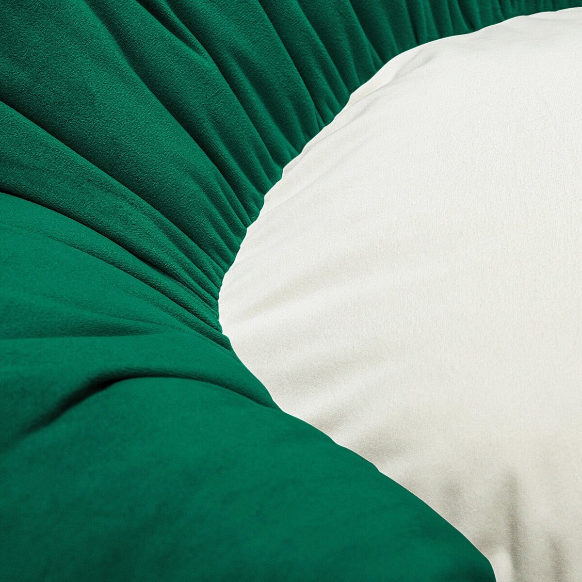 Poduszka kwiatek Mia II, butelkowa zieleń, 45 cm, Posh Velvet