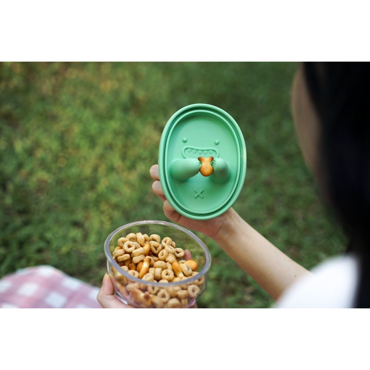 MONCHI FINGER SNACK BOWL innowacyjny pojemnik na przekąski, Mint Green